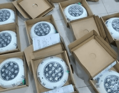 lampu kolam renang