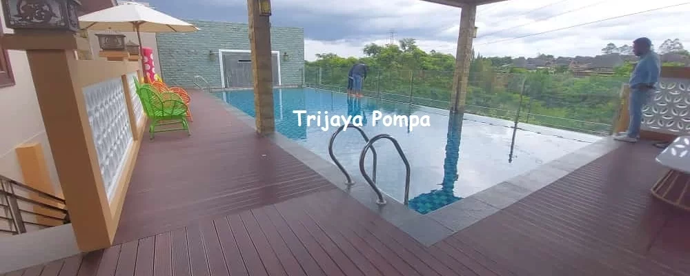 kolam renang lantai dua