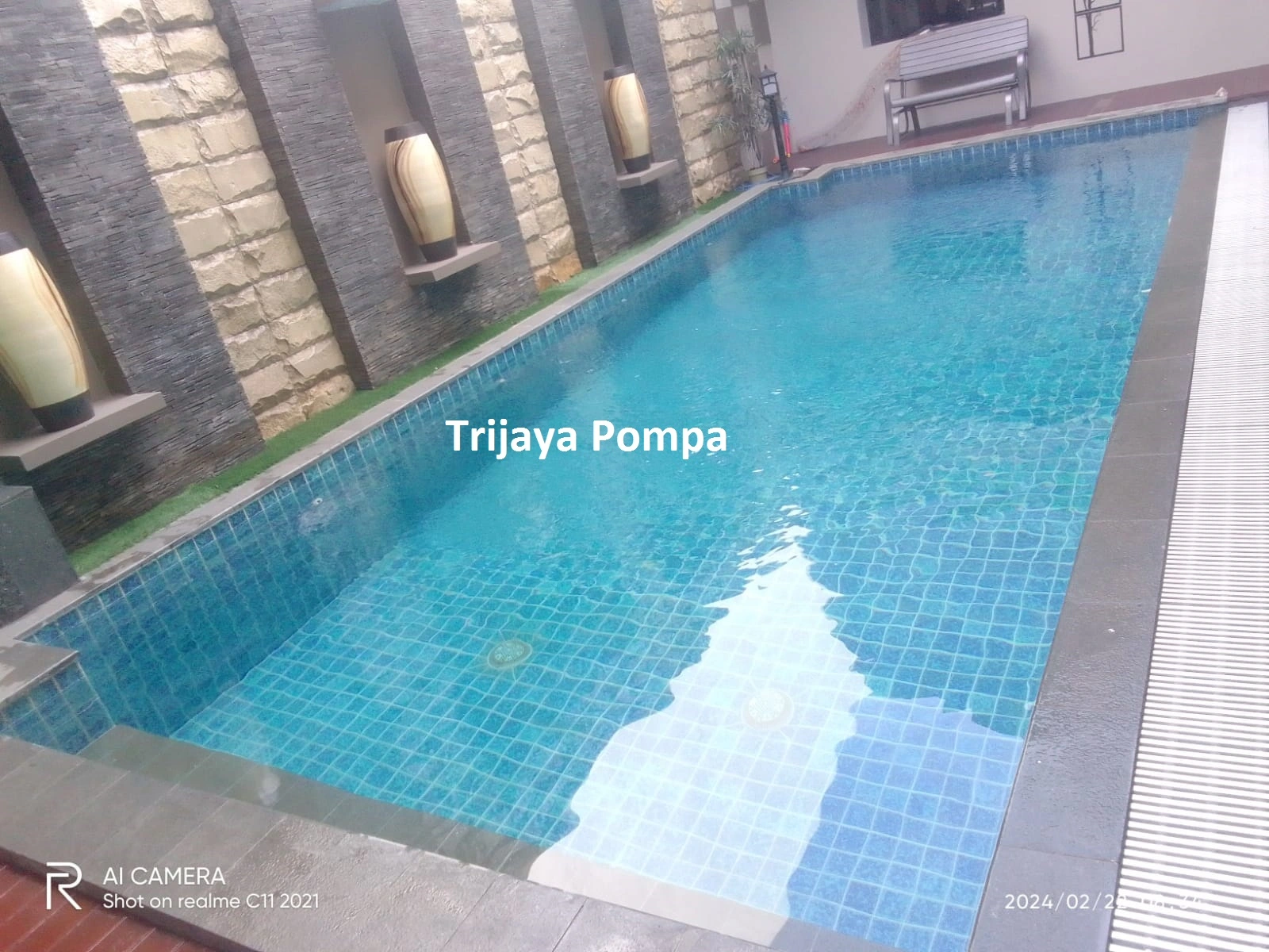 waktu melakukan renovasi kolam