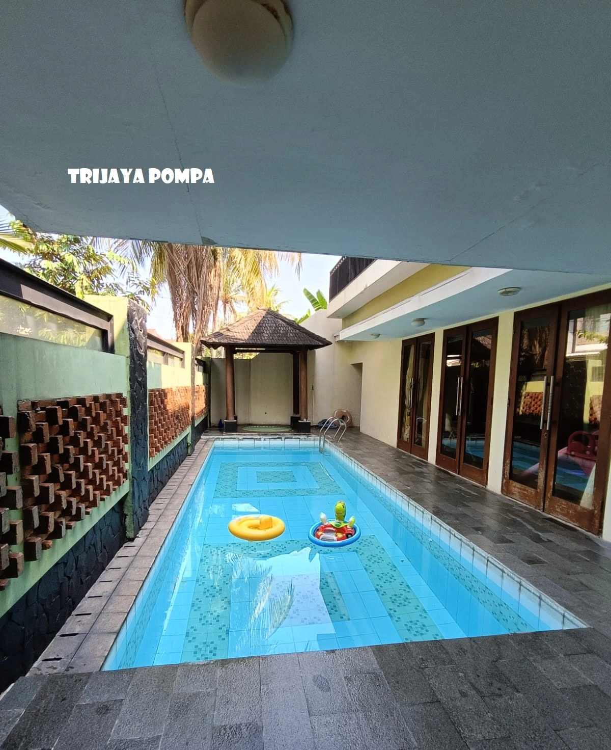 Tips-Penting-Untuk-Perawatan-Kolam-Renang-Yang-Jernih