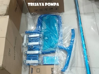 pool-brush-dan-peralatan-kolam-renang