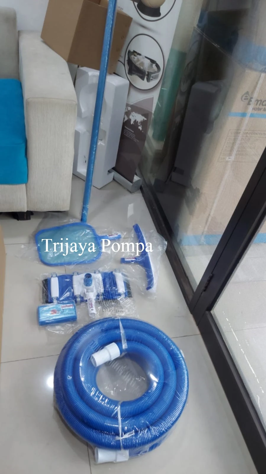 Menjaga Kolam Renang Bersih dan Jernih: Inilah Peralatan Terbaik
