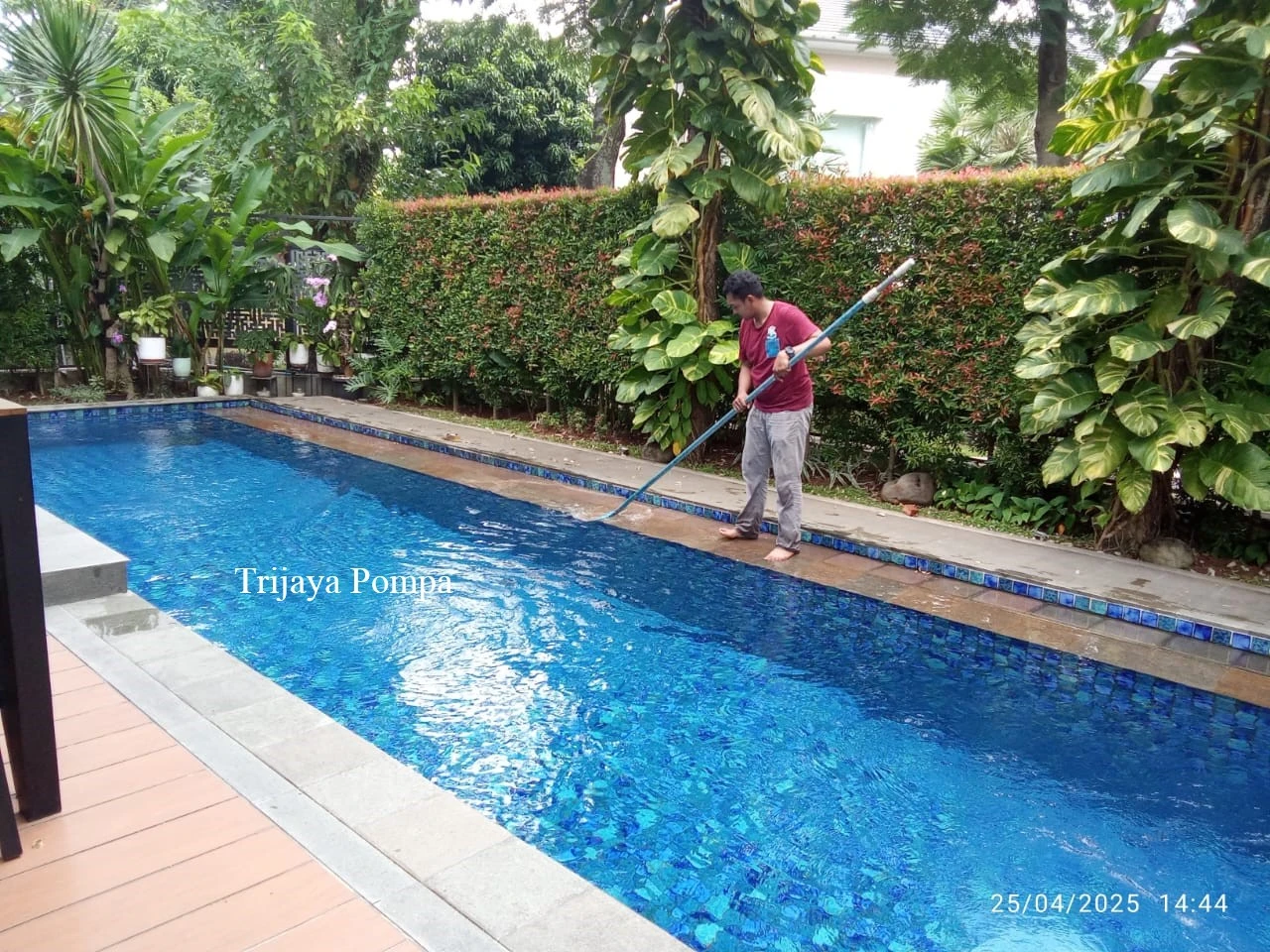 Tips Merawat Keramik Kolam Renang agar Tetap Awet