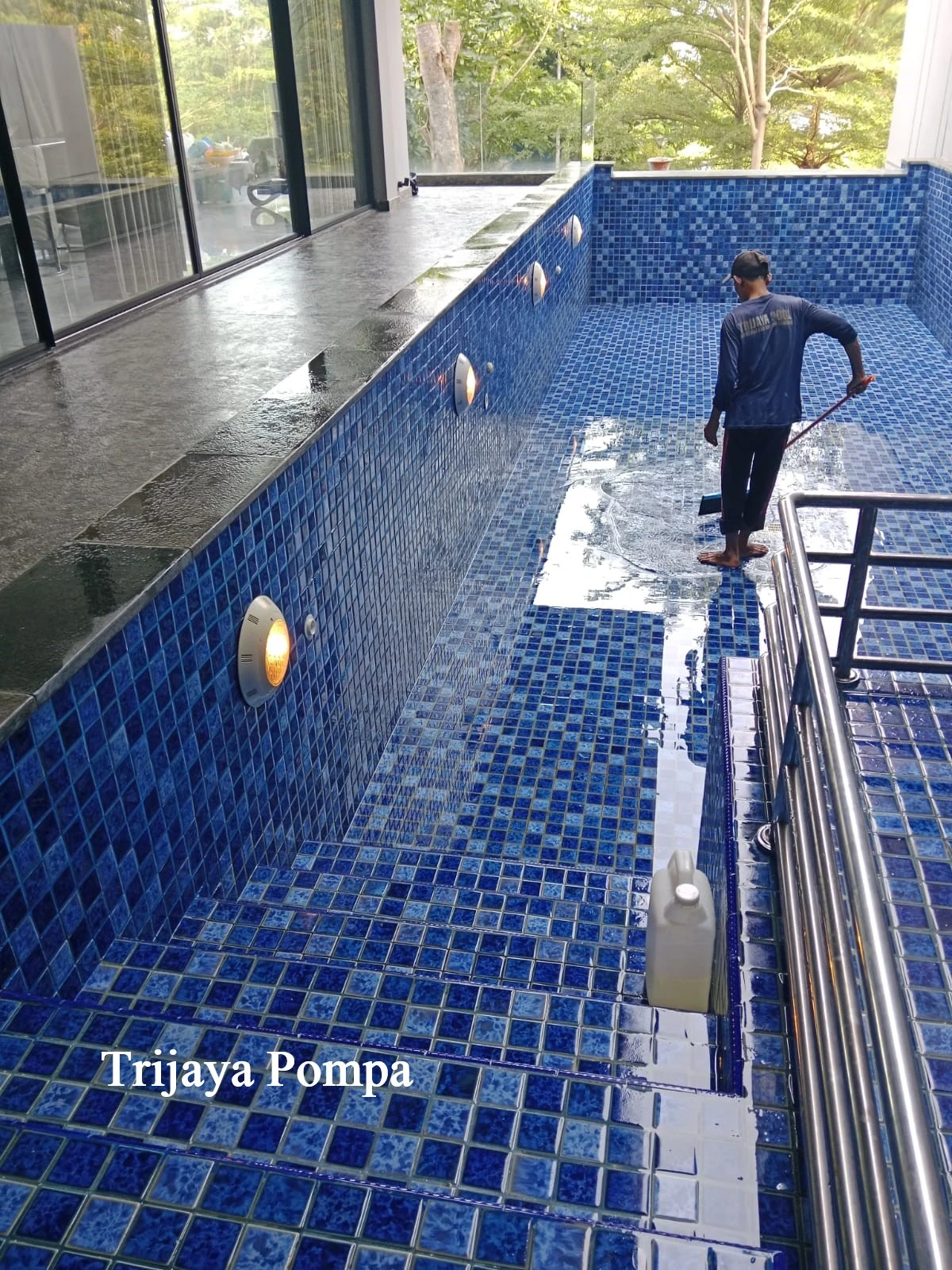 Trafo Lampu Kolam Renang